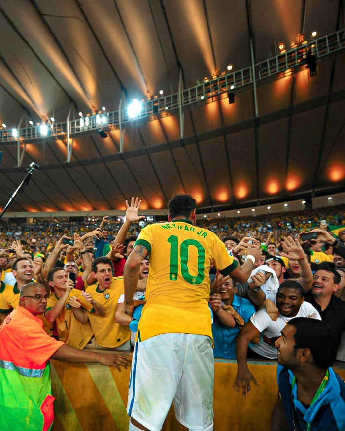 日媒：日本国门铃木彩艳预计13日在日本接受手指骨折手术（日媒称日本门将铃木彩艳预计13日于国内接受手指骨折手术）