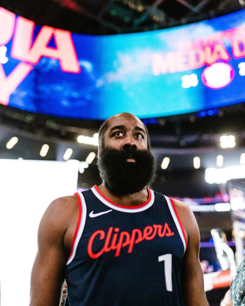 混团世界杯！爆大冷，国乒首败，世界冠军被翻盘，王曼昱疯狂逆转（混合团体世界杯上演冷门！国乒吞下首败，世冠惨遭逆转，王曼昱惊天翻盘）