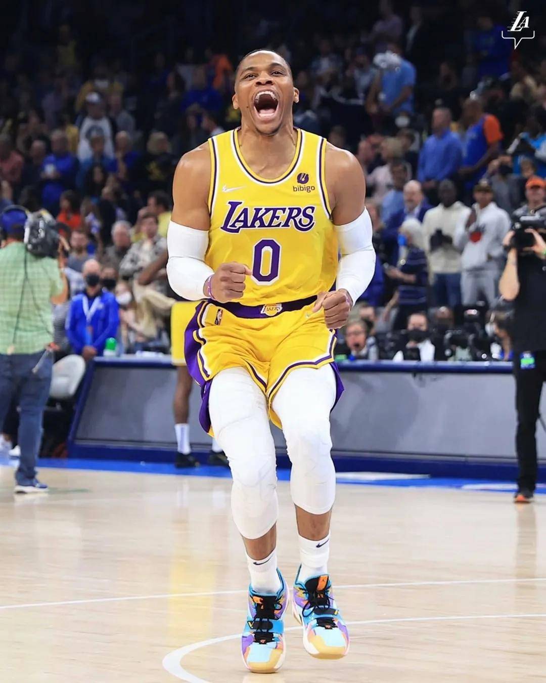 NBA焦点战：勇士主场逆转掘金,（NBA焦点之战：勇士主场大逆转击败掘金）